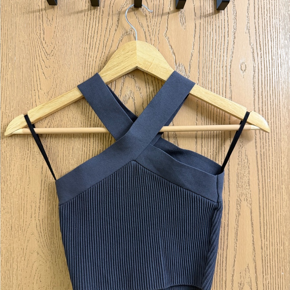 Aritzia Sculpt knit crop top grey